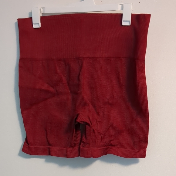 Colsie Red Ribbed Bike Shorts - Picture 1 of 2